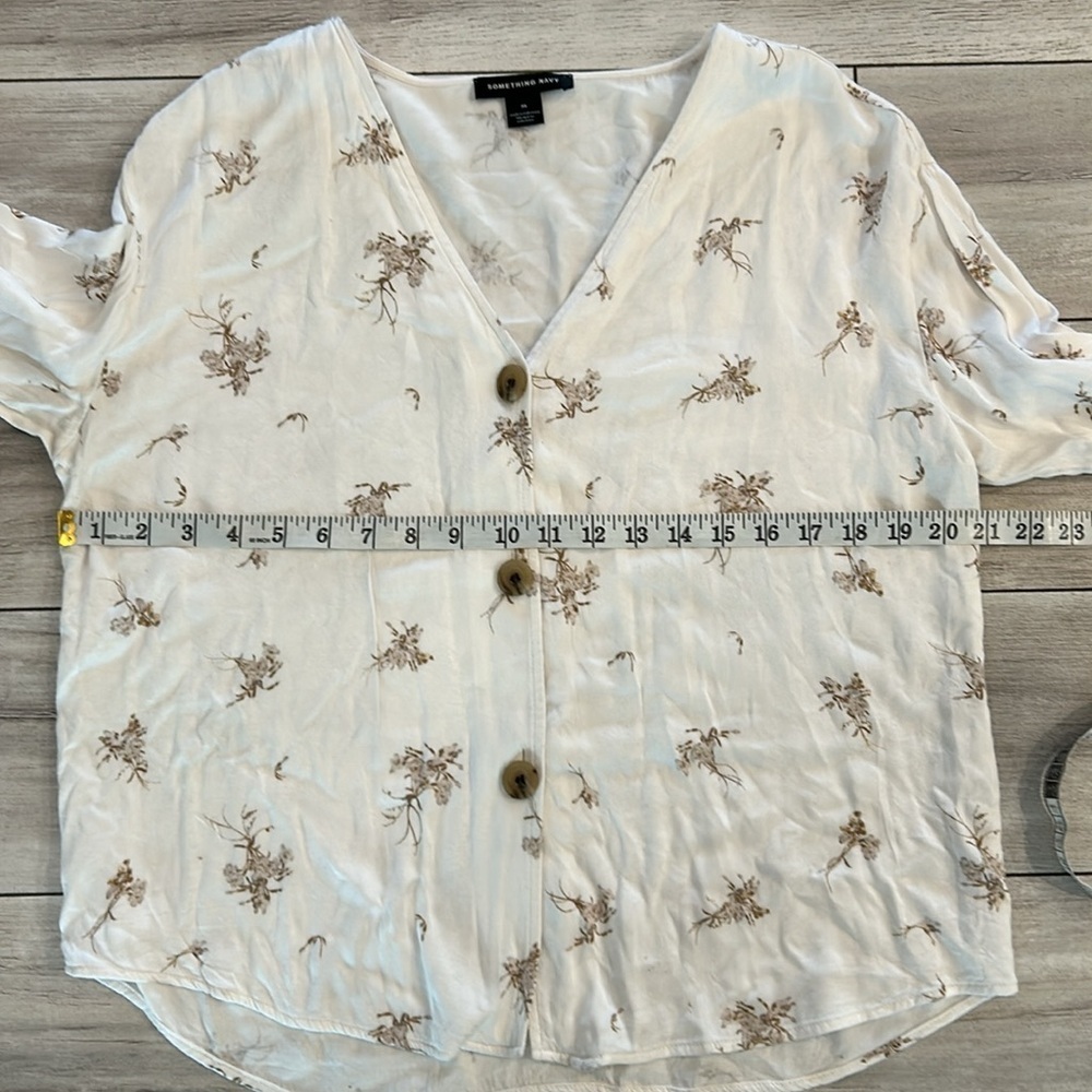 Something Navy size medium button up long sleeve … - image 5